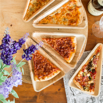 Assiette triangulaire en feuille de palmier 23 x 15.5 x 2.2 cm - Carton de 200 unités