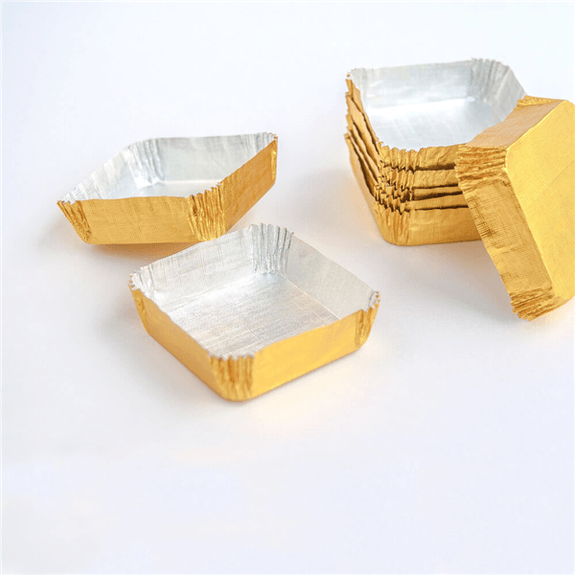 Caissettes carrées en aluminium doré 5 x 5 x 1,5 cm (h) - pack de 600 unités