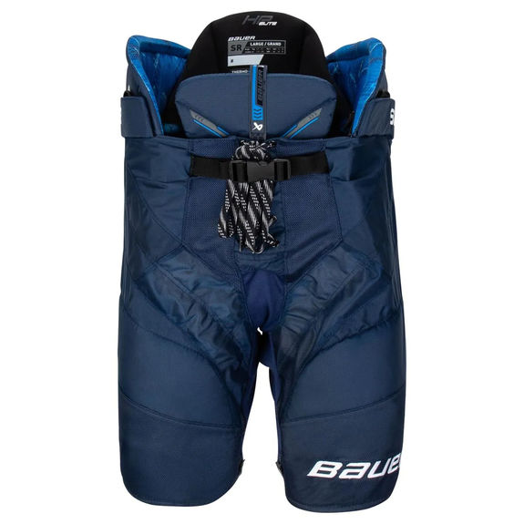 Chasseur Avec Trophée D'animaux Sauvages En Forêt | Vecteur Premium Chasseur Avec Trophée D'animaux Sauvages En Forêt | Vecteur Premium