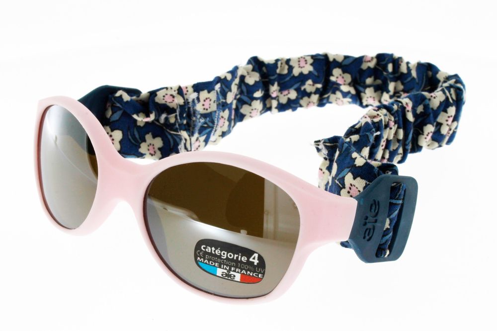 Lunettes de Soleil Bébé AIE CHOUCHOU BILLY ROSE PALE FLEURS , cordon en tissu élastique réglable Bébé 6 à 24 mois Indice 4 Made in France Lunettes de Soleil Bébé AIE CHOUCHOU BILLY ROSE PALE FLEURS , cordon en tissu élastique réglable Bébé 6 à 24 mois Indice 4 Made in France