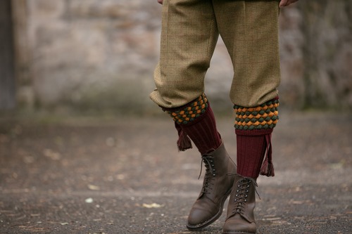 Angus burgundy socks + garters