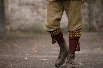 Angus burgundy socks + garters