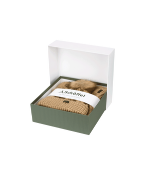 Bakewell oat hat and scorf box