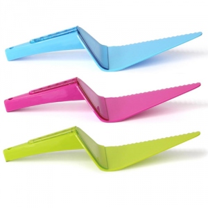 Pelle à tarte poussoir