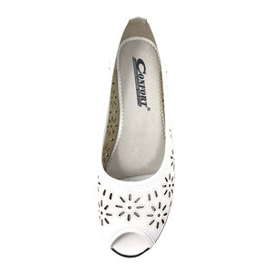 ballerine ouverte devant