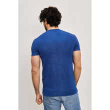 T-shirt en polyester stretch avec un effet texturé bleu