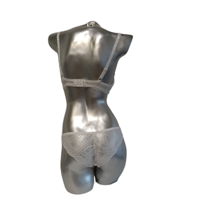 Ensemble lingerie : soutien-gorge et culotte dentelle blanc