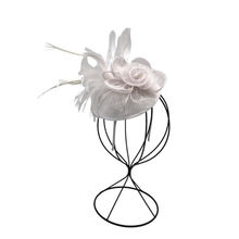 Serre-tête de cérémonie à fleur ornement de plumes coloris MIX