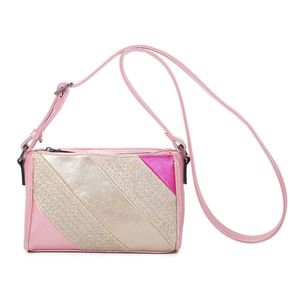 Sac porté travers bimatière habillé d’un patchwork tressé