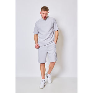 Ensemble sportswear : t-shirt à col rond + short élastiqué