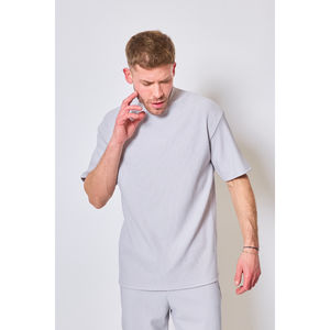 Ensemble sportswear : t-shirt à col rond + short élastiqué