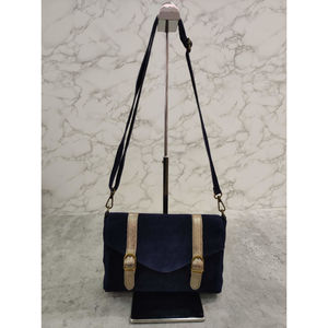 Besace croûte de cuir daim fermeture par rabat aimanté