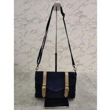 Besace croûte de cuir daim fermeture par rabat aimanté