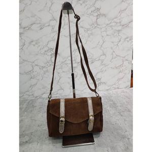 Besace croûte de cuir daim fermeture par rabat aimanté