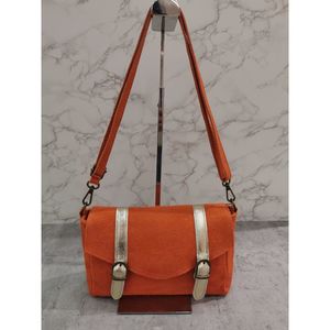 Besace croûte de cuir daim fermeture par rabat aimanté