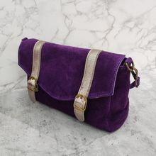 Besace croûte de cuir daim fermeture par rabat aimanté