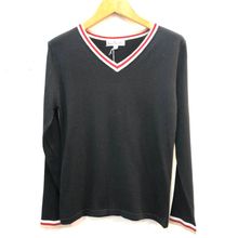 Pull confortable à col en V avec des rayures tricolore en soie, coton et modal