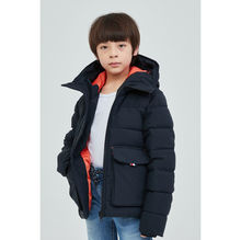 Parka enfant  mi-longue à la coupe droite avec capuche