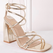 Sandale talon évasé et lanières croisées taille 36-41