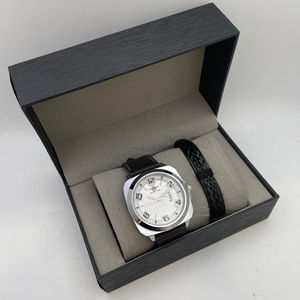 Coffret avec montre + bijou bracelet