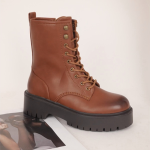 Bottine style rangers à laçage avec glissière sur le côté taille 36-41