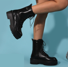 Bottine style rangers à laçage avec glissière sur le côté taille 36-41