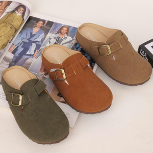 Grossiste de sabots mules en simili daim pour enfant avec bride à