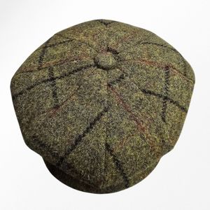 Béret casquette gavroche vert motif carreaux et lignes colorés