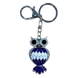 Porte-clés métal en forme de hibou avec sertissage strass
