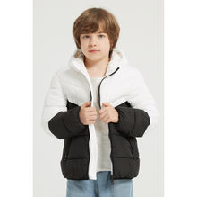 Doudoune bouffante avec capuche et matelassage en bandes