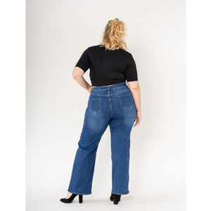 Jeans en grande taille haute stretch de coupe flare évasée