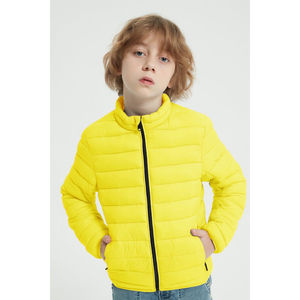 Doudoune enfant coupe courte tissu matelassé en fine bandes