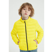 Doudoune enfant coupe courte tissu matelassé en fine bandes