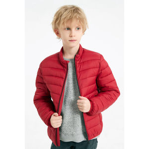 Doudoune enfant coupe courte tissu matelassé en fine bandes