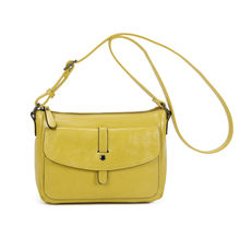 Sac porté en bandoulière zippé avec une longue sangle réglable