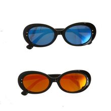 Lunettes de soleil monture noire de forme ovale