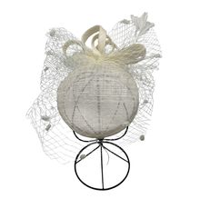 Chapeau bibi de cérémonie à voilette avec des boucles et plumes