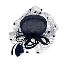 Chapeau bibi de cérémonie à voilette avec des boucles et plumes