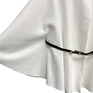 Poncho à col montant avec ceinture pour cintrer la taille