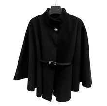 Poncho à col montant avec ceinture pour cintrer la taille