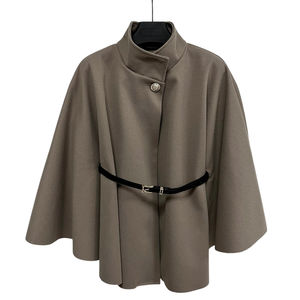 Poncho à col montant avec ceinture pour cintrer la taille