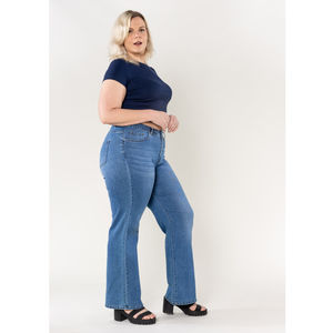 Jeans en grande taille haute stretch de coupe flare évasée