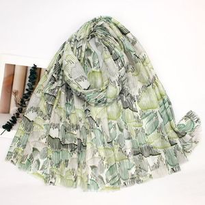 Écharpe mi-viscose mi-coton à imprimé motif fleurs de lys sauvage - 12 pièces