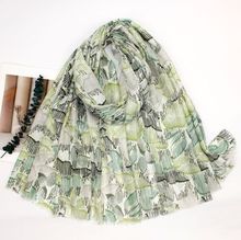 Écharpe mi-viscose mi-coton à imprimé motif fleurs de lys sauvage - 12 pièces