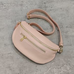 Sac banane en cuir grainé à 2 compartiments distincts zippés