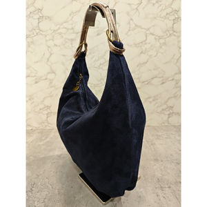 Sac cabas style boule porté épaule en cuir aspect velouté et souple