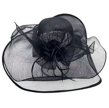 Chapeau capeline de mariage en sisal décoré d'une fleur