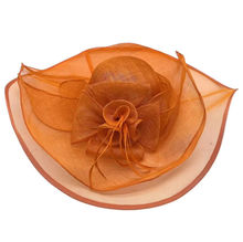 Chapeau capeline de mariage en sisal décoré d'une fleur