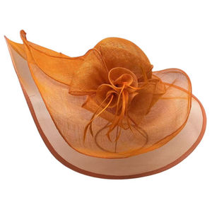 Chapeau capeline de mariage en sisal décoré d'une fleur