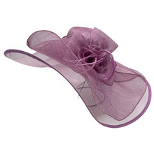 Chapeau capeline de mariage en sisal décoré d'une fleur